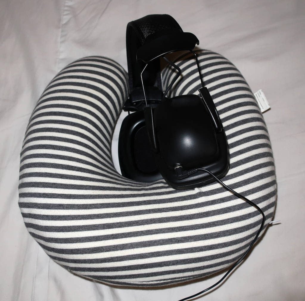 Sleeping with full-size headphones and earmuffs Sleeping with full-size headphones and earmuffs