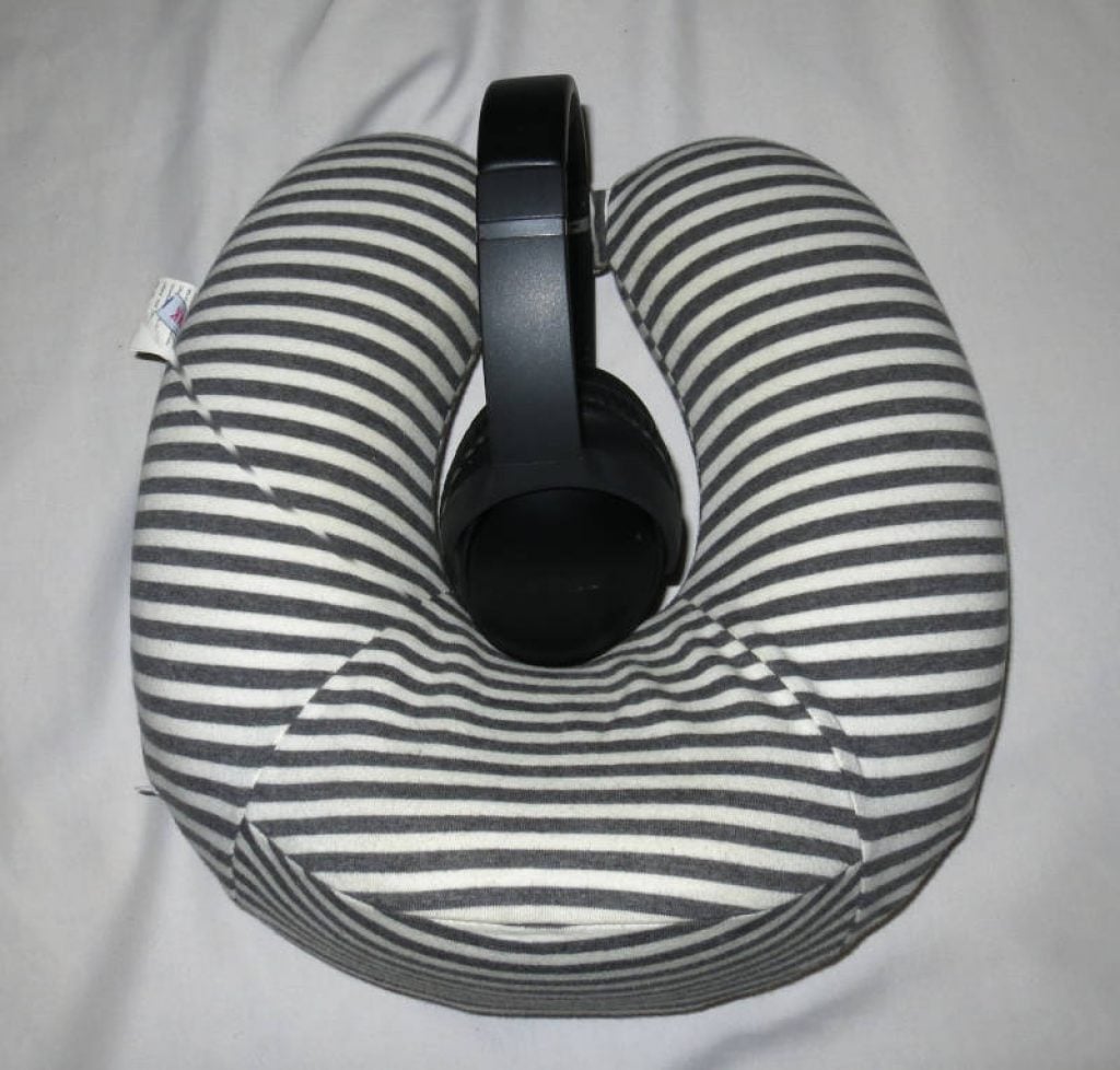 bose QC35 headphones with travel pillow for side sleepers