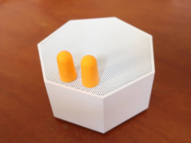 earplugs-white-noise-against-traffic